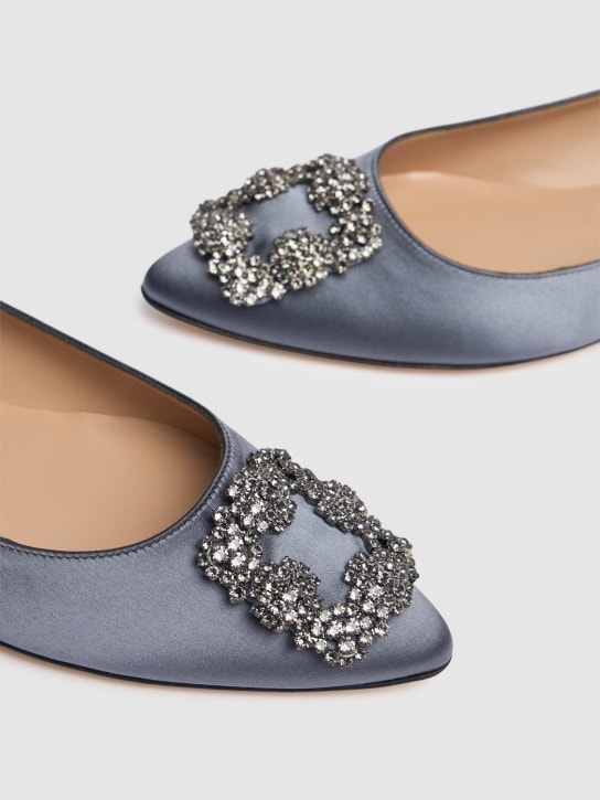 Manolo Blahnik: 10mm Hangisi silk blend satin flats - London Grey - women_3 | Luisa Via Roma