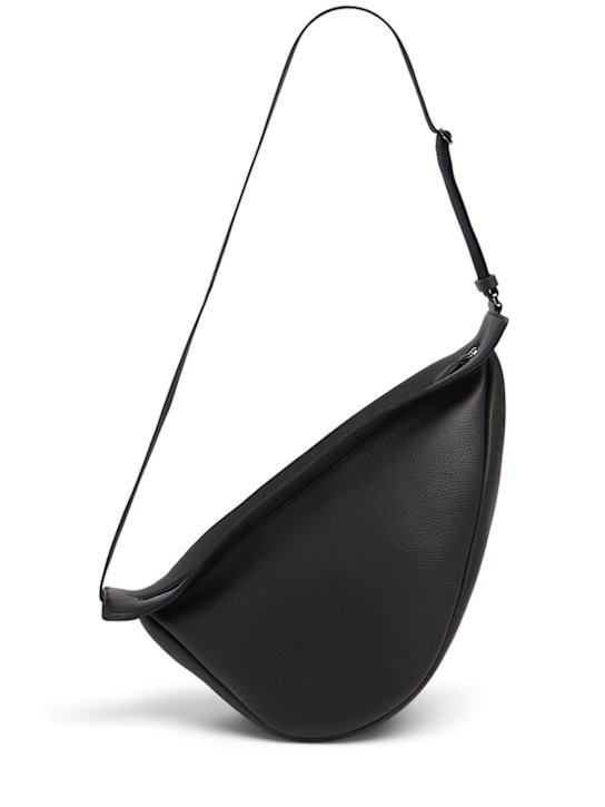 The Row: Borsa grande Banana in pelle martellata - Black - women_0 | Luisa Via Roma
