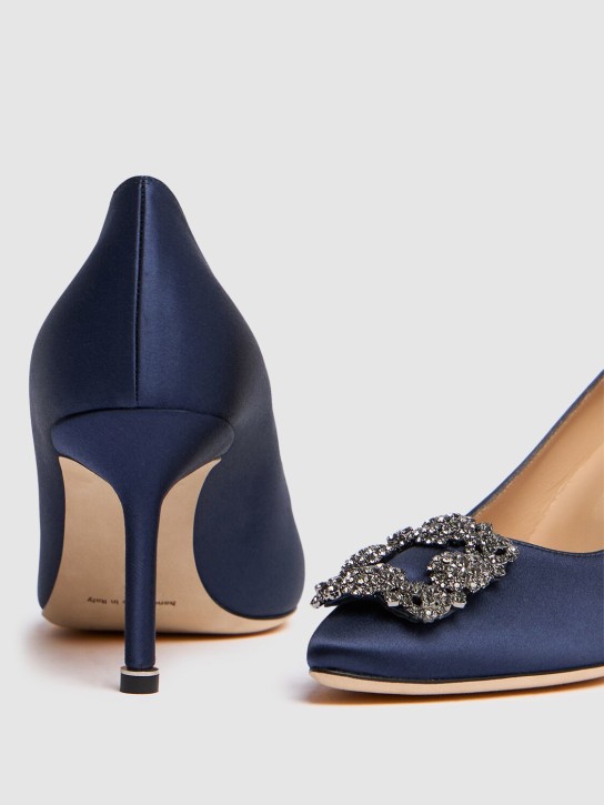 Manolo Blahnik: 70毫米Hangisi绸缎高跟鞋 - 海军蓝 - women_3 | Luisa Via Roma