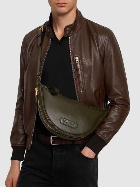 Tom Ford: Smooth grain leather logo messenger bag - Dark Military - men_1 | Luisa Via Roma