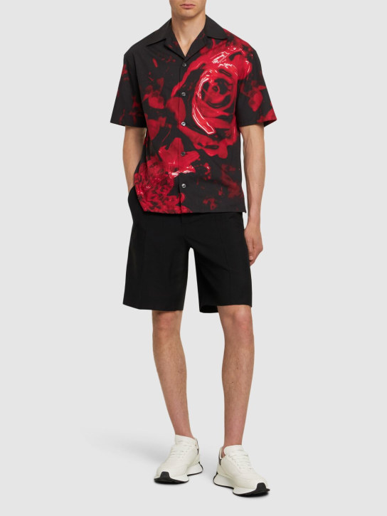 Alexander McQueen: Wax floral print cotton shirt - Siyah/Kırmızı - men_1 | Luisa Via Roma