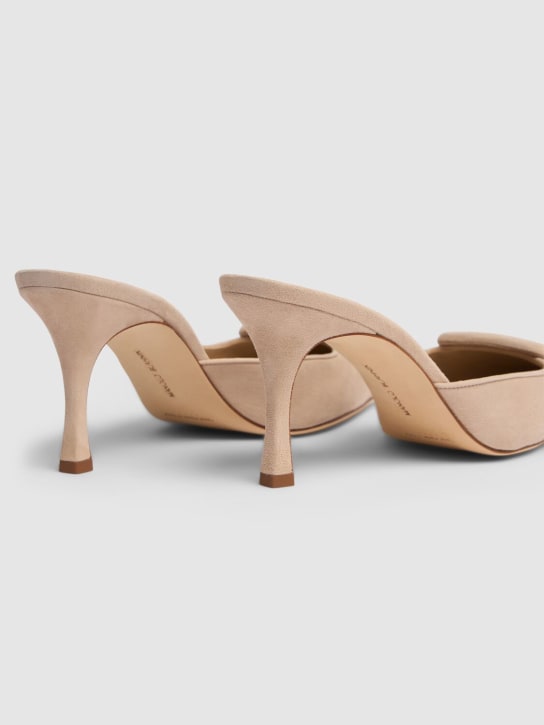 Manolo Blahnik: 70毫米Maysale麂皮穆勒鞋 - 裸色 - women_3 | Luisa Via Roma
