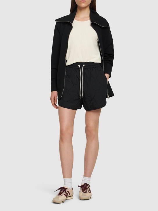 Varley: Connel quilted shorts - Siyah - women_1 | Luisa Via Roma