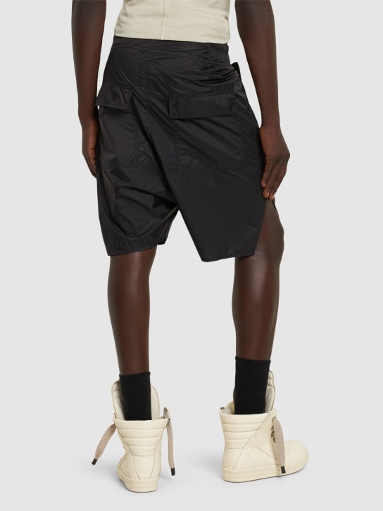 Rick Owens: Pods nylon shorts - men_2 | Luisa Via Roma