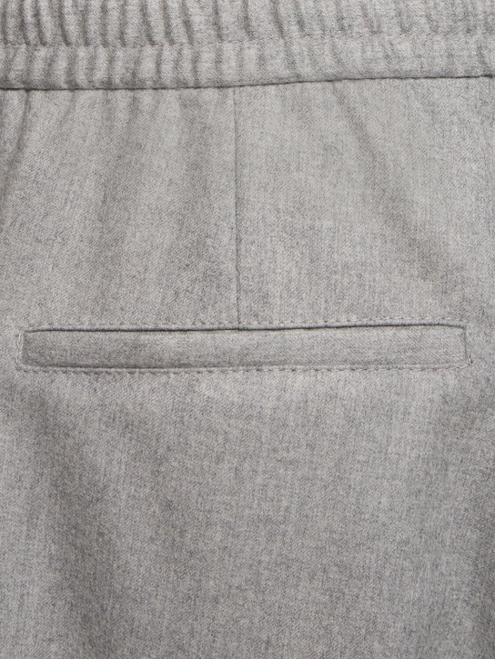 Brunello Cucinelli: Pantalon droit en flanelle de laine - Grigio Perla - men_1 | Luisa Via Roma
