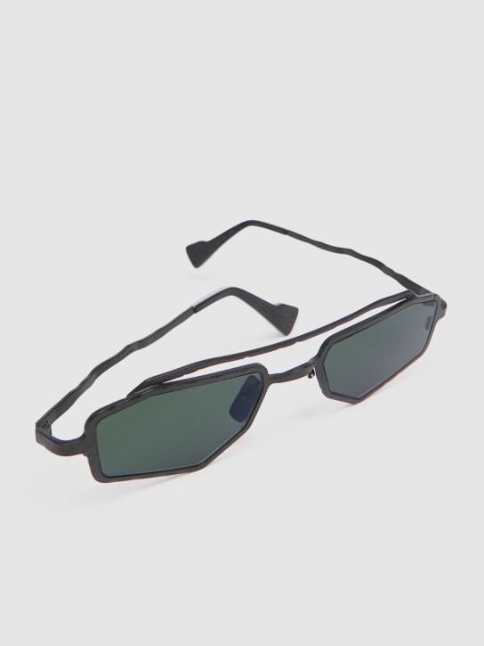Kuboraum Berlin: Z23 squared metal sunglasses - Black/Green - women_1 | Luisa Via Roma