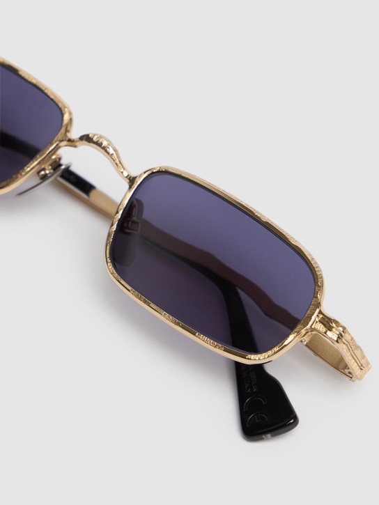 Kuboraum Berlin: Z18 squared metal sunglasses - Gold/Purple - women_1 | Luisa Via Roma