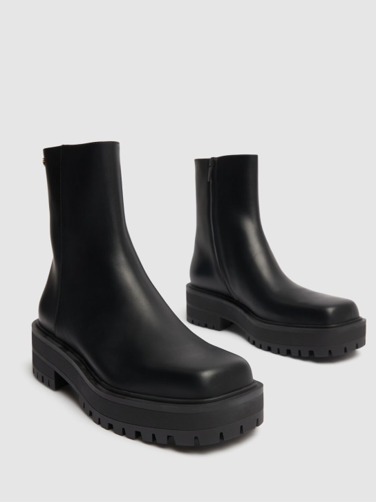 Gianvito Rossi: 20mm Leather ankle boots - Black - women_2 | Luisa Via Roma