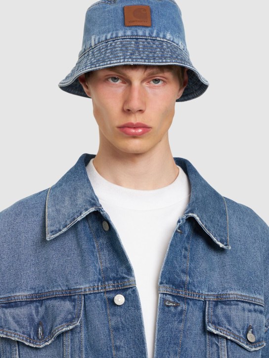 Carhartt WIP: Maitland Stamp organic cotton bucket hat - men_2 | Luisa Via Roma