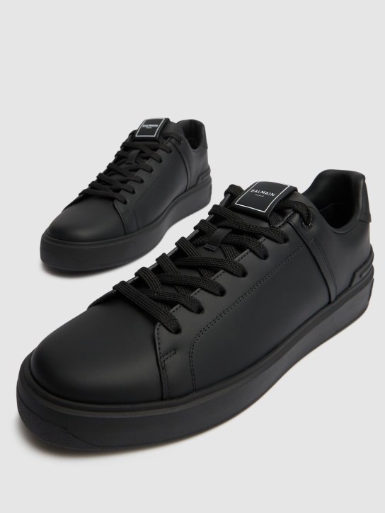 Balmain: B Court leather low top sneakers - Black - men_2 | Luisa Via Roma