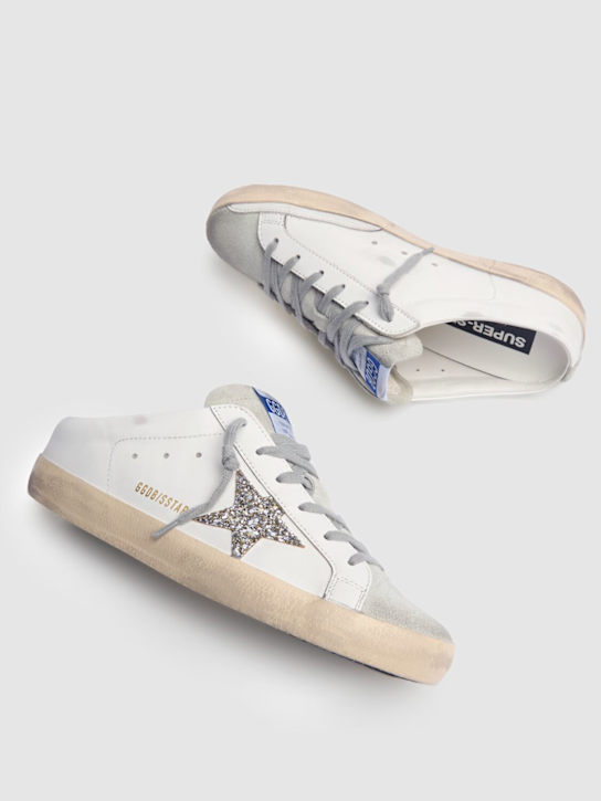 Golden Goose: 20毫米Super-Star皮革穆勒运动鞋 - 白色/白金色 - women_2 | Luisa Via Roma