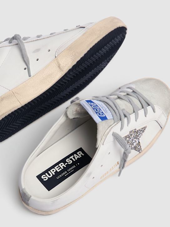 Golden Goose: 20毫米Super-Star皮革穆勒运动鞋 - 白色/白金色 - women_3 | Luisa Via Roma