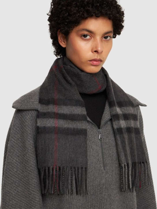 Burberry: Giant Check cashmere scarf - Charcoal - women_1 | Luisa Via Roma