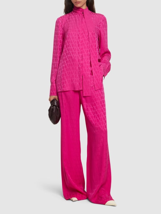 Valentino: Chemise en soie jacquard à logo avec foulard - Pink - women_1 | Luisa Via Roma
