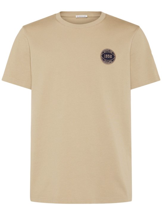 Moncler: 로고 패치 코튼 티셔츠 - 베이지 - men_0 | Luisa Via Roma
