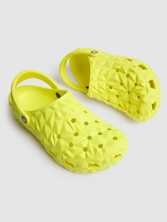 Crocs: Classic Geometric凉鞋 - Acidity - men_1 | Luisa Via Roma