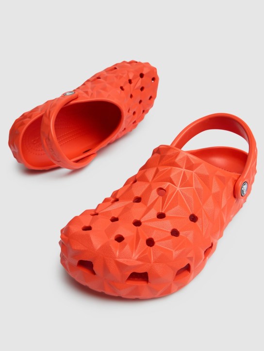 Crocs: Classic Geometric凉鞋 - Lava - women_1 | Luisa Via Roma