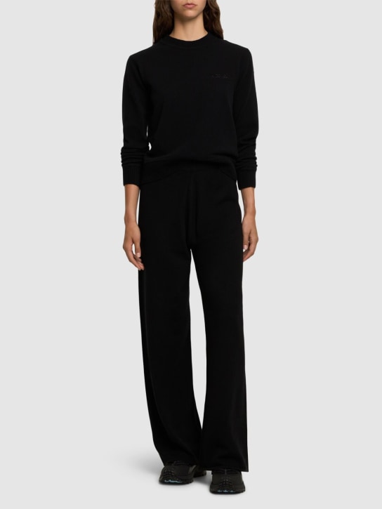 Moncler: Virgin wool blend crewneck sweater - 黑色 - women_1 | Luisa Via Roma