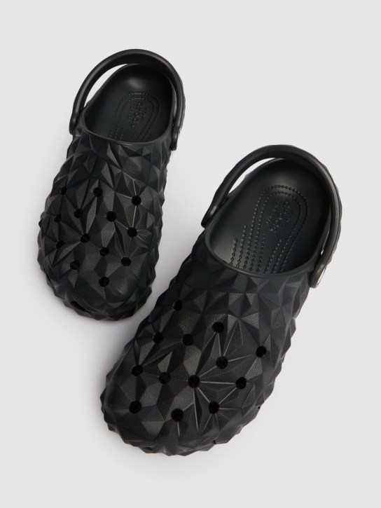 Crocs: Classic Geometric凉鞋 - 黑色 - men_1 | Luisa Via Roma