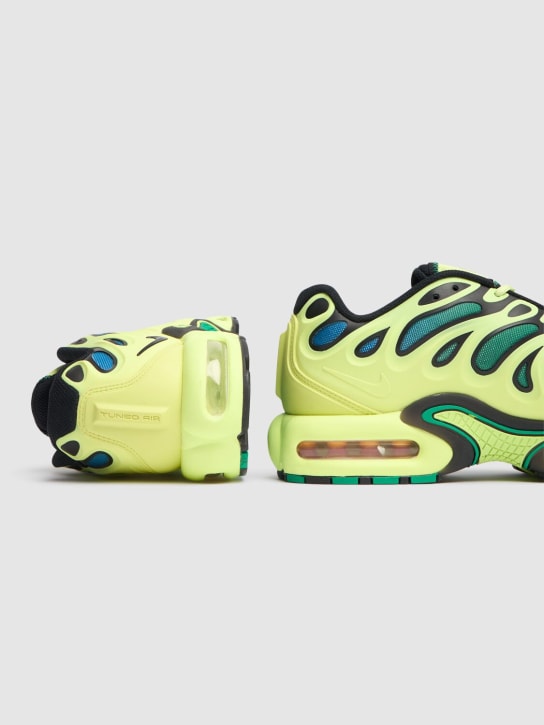 Nike: Air Max Plus Drift sneakers - Lt Lemon Twist/ - men_3 | Luisa Via Roma