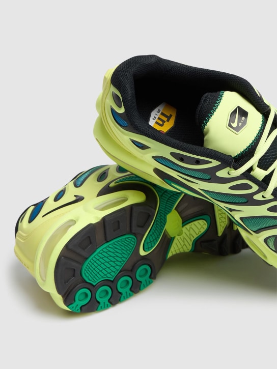 Nike: Air Max Plus Drift sneakers - Lt Lemon Twist/ - men_4 | Luisa Via Roma