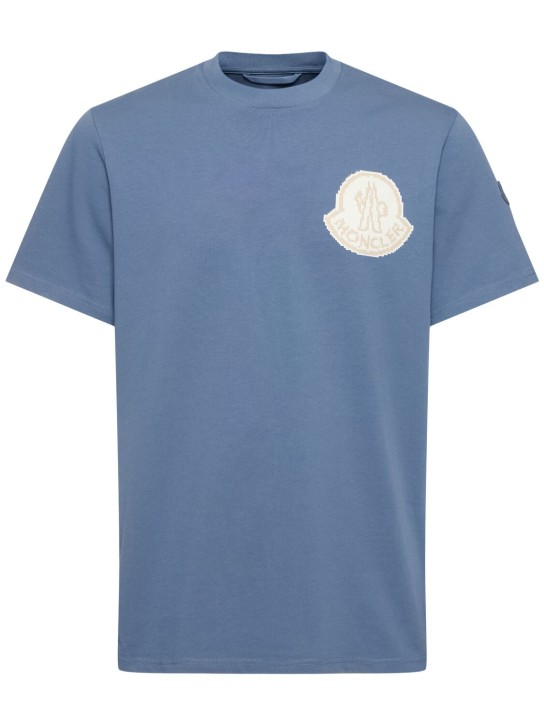Moncler: T-shirt en jersey de coton à logo - Bleu Clair - men_0 | Luisa Via Roma