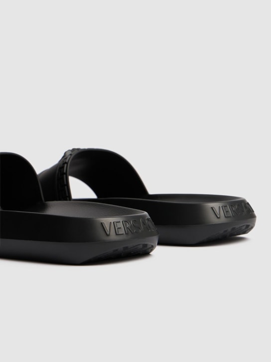 Versace: Medusa rubber slide sandals - men_4 | Luisa Via Roma