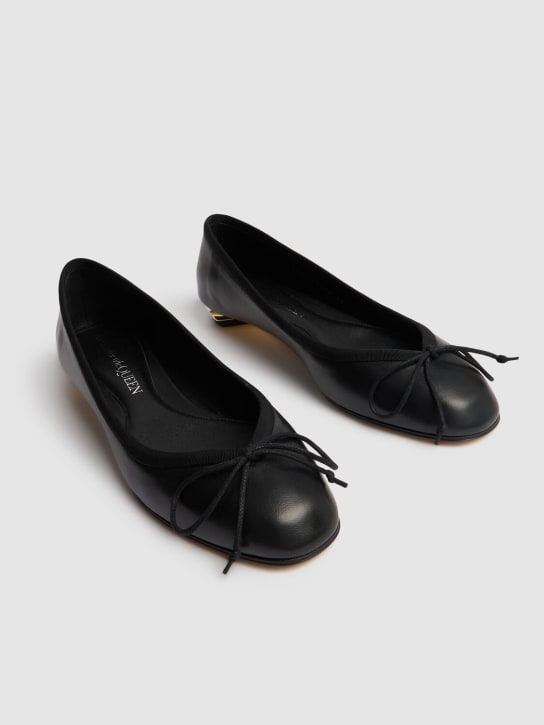 Alexander McQueen: 20毫米皮革芭蕾平底鞋 - 黑色 - women_1 | Luisa Via Roma