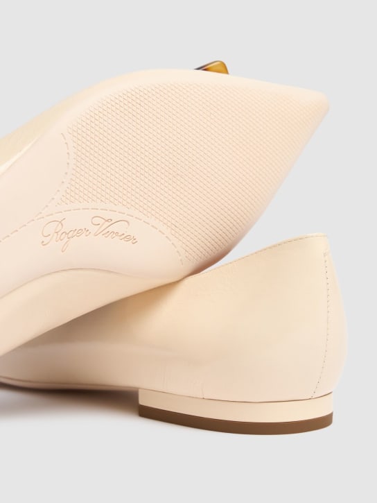 Roger Vivier: 5mm Gommettine leather ballerina flats - Ivory - women_4 | Luisa Via Roma