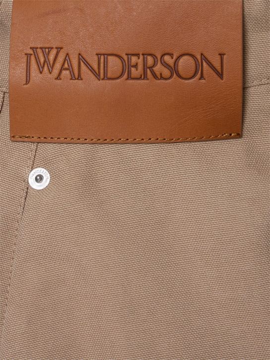 JW Anderson: Twisted cotton workwear shorts - Cream - men_4 | Luisa Via Roma