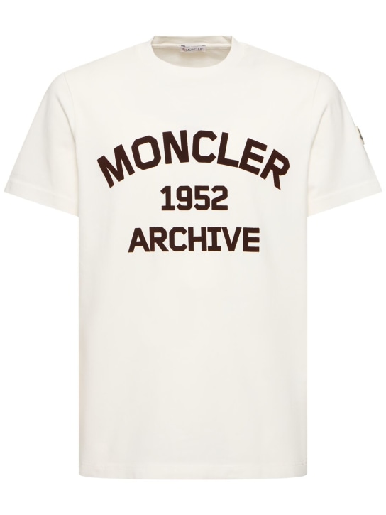 Moncler: T-shirt in jersey di cotone con logo - Off-White - men_0 | Luisa Via Roma