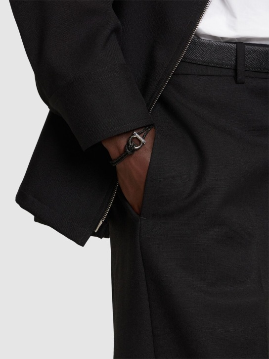 Ferragamo: 17厘米Gancio编织皮革手链 - 黑色 - men_1 | Luisa Via Roma