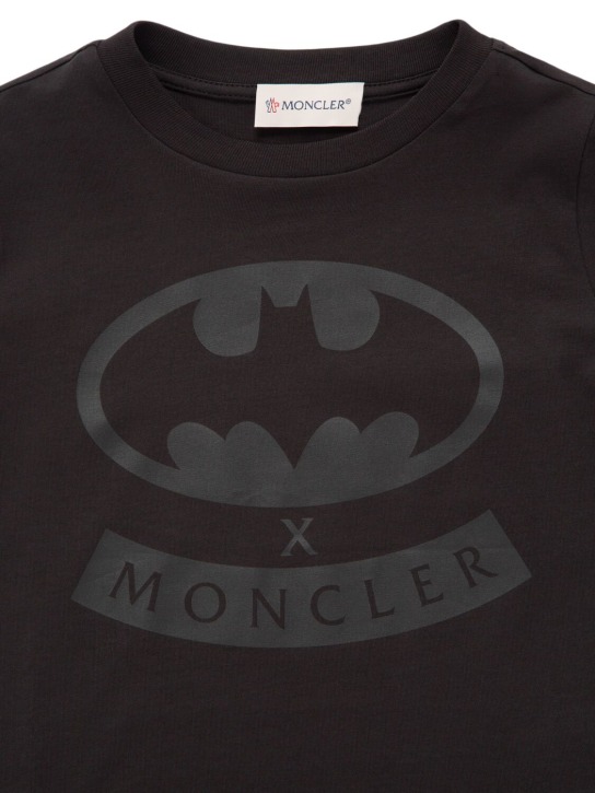 Moncler: T-Shirt aus Baumwolljersey mit Druck - Schwarz - kids-boys_1 | Luisa Via Roma