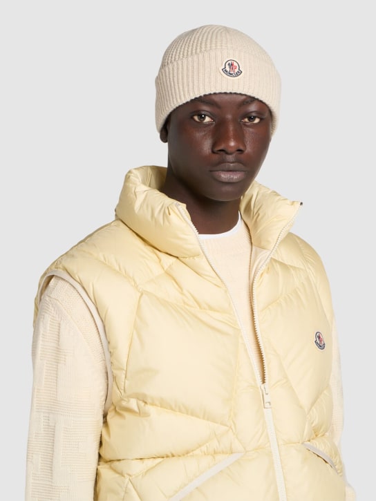 Moncler: Logo detail wool & cashmere beanie - White - men_1 | Luisa Via Roma