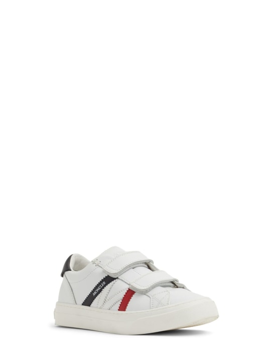 Moncler: Sneakers Petit Monaco in pelle - Bianco/Rosso/Blu - kids-boys_1 | Luisa Via Roma