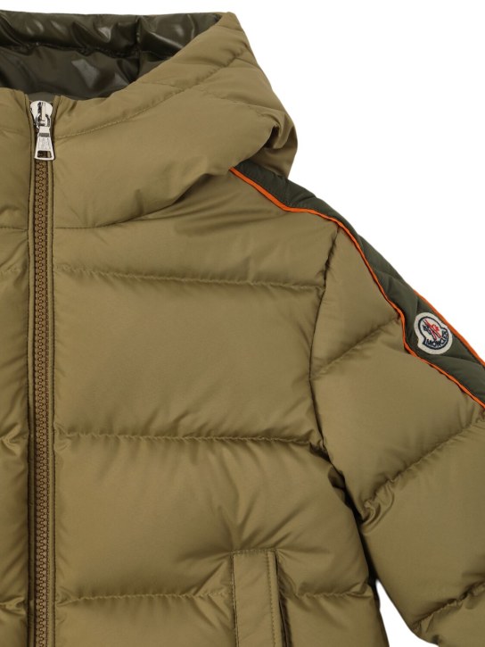 Moncler: Benton テックダウンジャケット - kids-boys_1 | Luisa Via Roma
