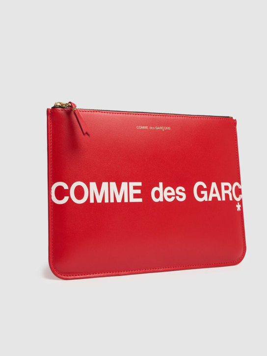 Comme des Garçons Wallet: Grande pochette en cuir à logo - Rouge - men_1 | Luisa Via Roma