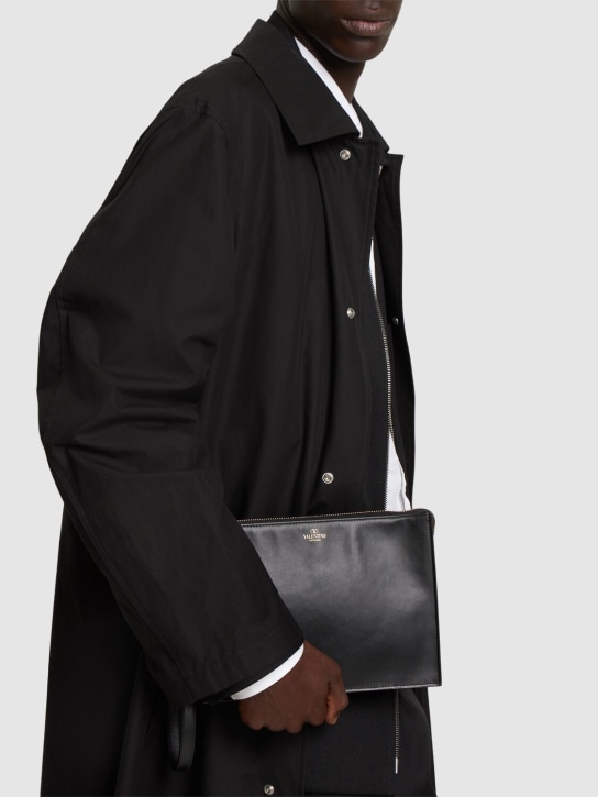Valentino Garavani: Handle smooth leather pouch - Black - men_1 | Luisa Via Roma