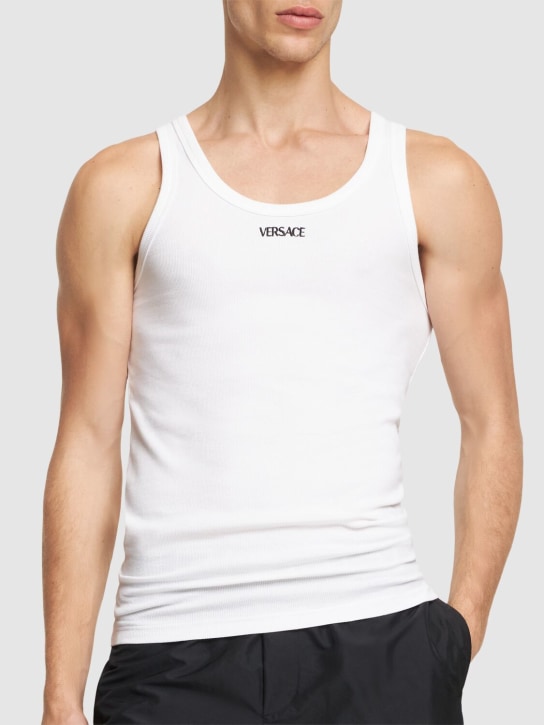 Versace: Tank top de algodón acanalado - Blanco Óptico - men_1 | Luisa Via Roma
