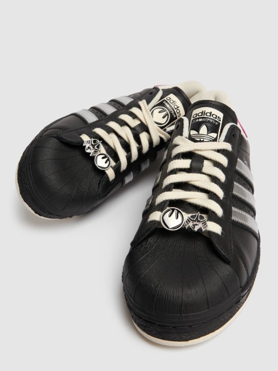 adidas Originals: TMNT Shelltoe Shredder sneakers - Siyah/Gümüş - men_1 | Luisa Via Roma