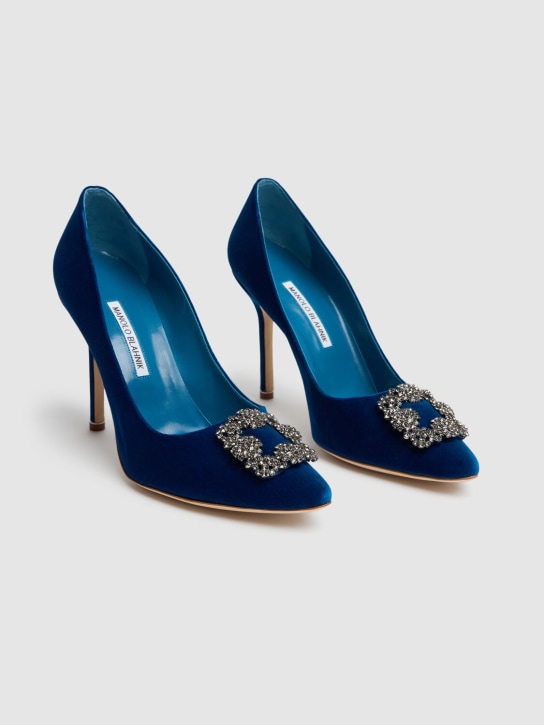 Manolo Blahnik: 105mm Hangisi embellished velvet pumps - Blue - women_1 | Luisa Via Roma