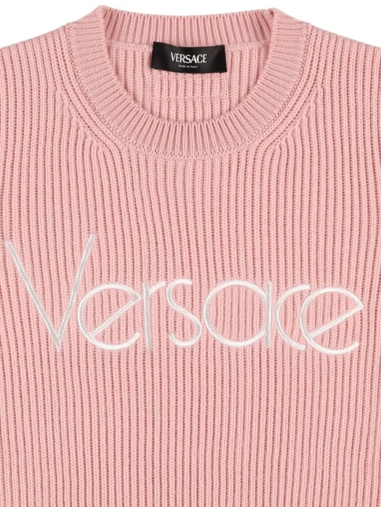 Versace: Pull-over en laine brodée à col ras-du-cou - Rose - kids-girls_1 | Luisa Via Roma