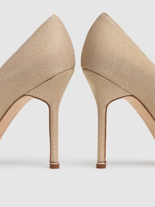 Manolo Blahnik: 105毫米Hangisi亮粉高跟鞋 - 金色 - women_4 | Luisa Via Roma