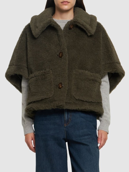 Max Mara: LVR Exclusive New Terzo1 teddy cape - women_1 | Luisa Via Roma