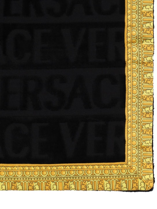 Versace: Alfombra de baño Barocco - Negro - ecraft_1 | Luisa Via Roma
