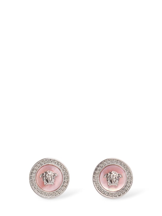 Versace: Boucles d'oreilles en nacre Medusa - Argent/Rose - women_0 | Luisa Via Roma