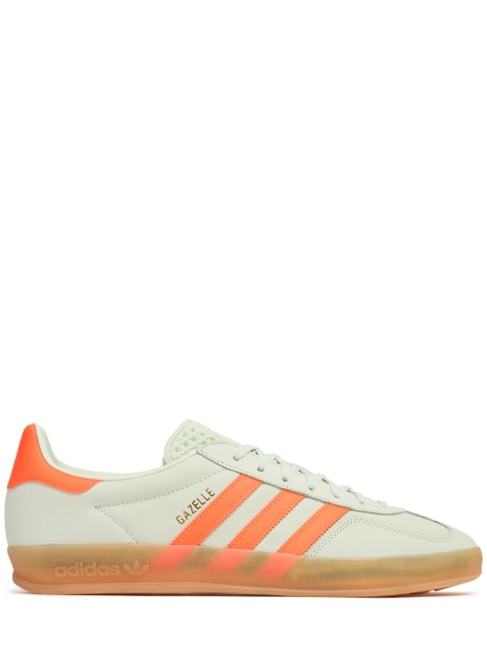 adidas Originals: Sneakers Gazelle Indoor - Vert/Orange - men_0 | Luisa Via Roma