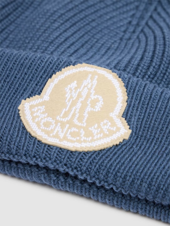 Moncler: Logo wool cordonet beanie - 블루 - men_1 | Luisa Via Roma
