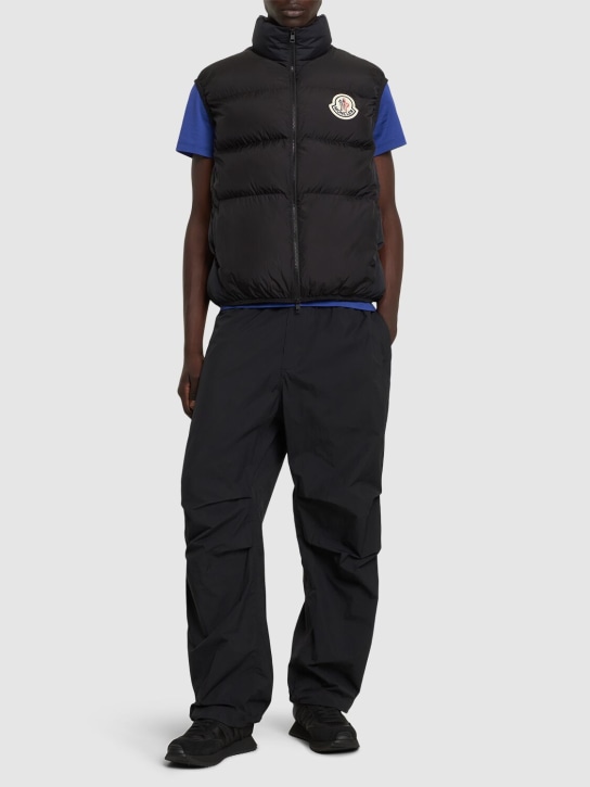 Moncler: Piumino smanicato Almaz in nylon super leggero - Nero - men_1 | Luisa Via Roma