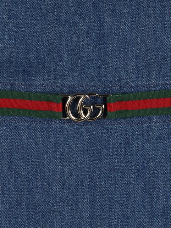 Gucci: Robe en denim de coton délavé avec ceinture web - Bleu - kids-girls_1 | Luisa Via Roma